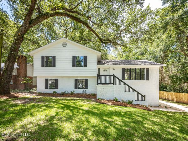2550 Davidson Road, Ocean Springs, MS 39564