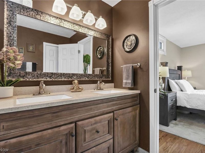 6815 Parkgate Oval, Seven Hills, OH 44131 Photo 17