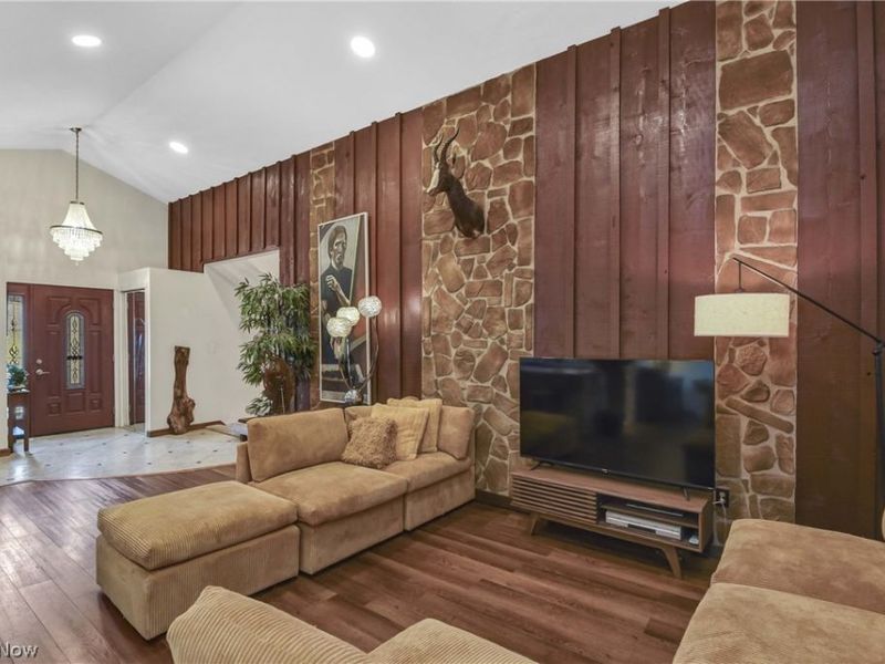 6815 Parkgate Oval, Seven Hills, OH 44131 Photo 7