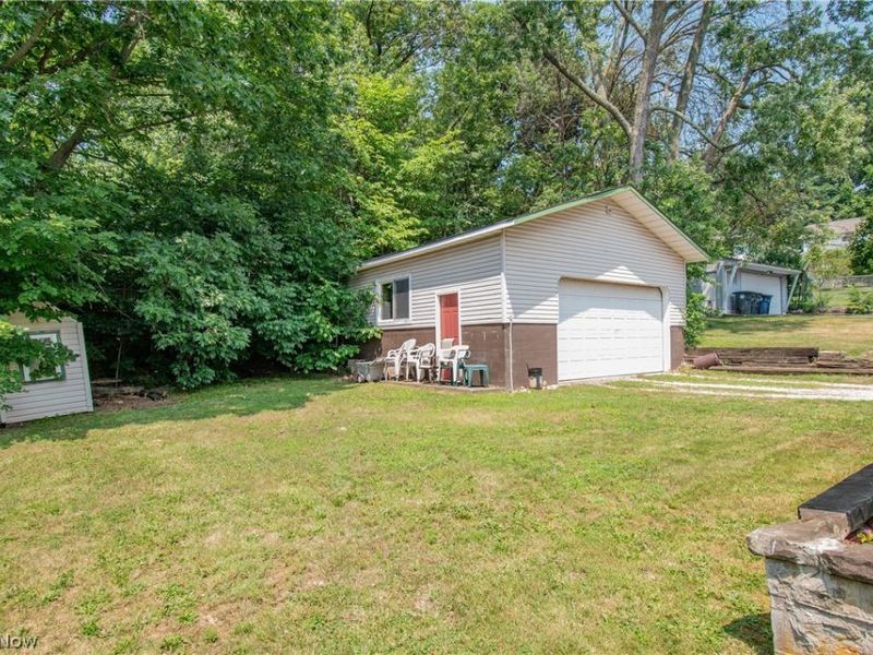 1043 Silvercrest Avenue, Akron, OH 44314 Photo 32