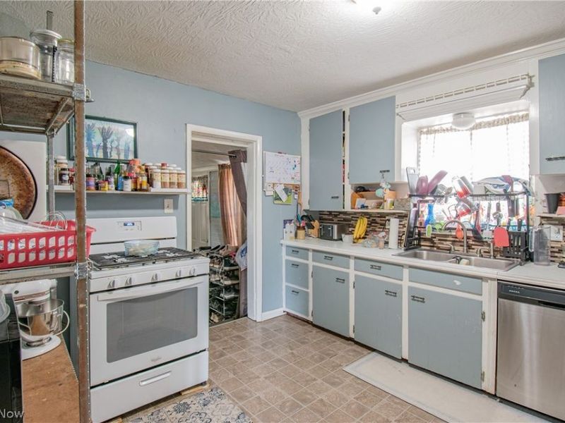 1043 Silvercrest Avenue, Akron, OH 44314 Photo 7