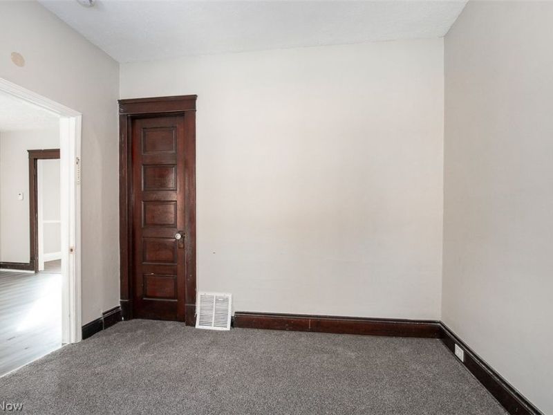 6914 Polonia Avenue , Cleveland, OH 44105 Photo 14