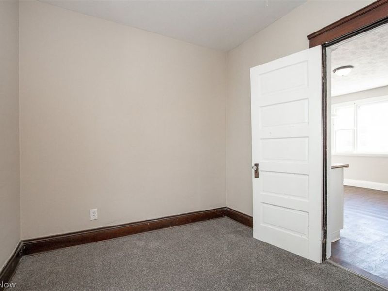 6914 Polonia Avenue , Cleveland, OH 44105 Photo 18