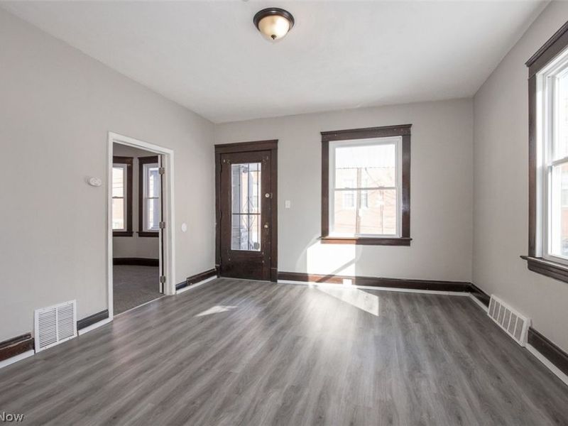 6914 Polonia Avenue , Cleveland, OH 44105 Photo 3