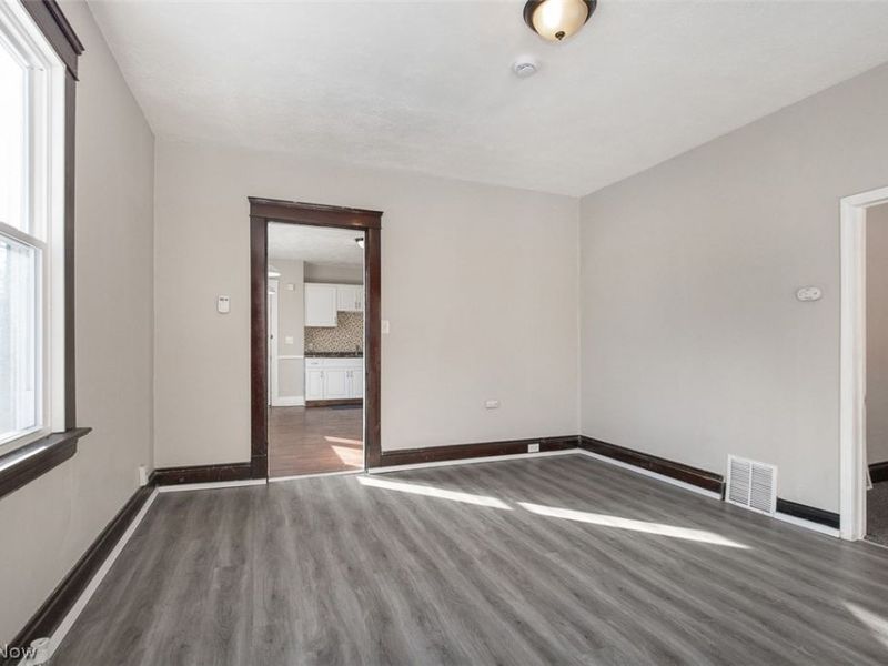 6914 Polonia Avenue , Cleveland, OH 44105 Photo 5
