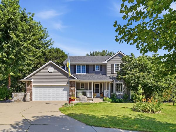 3012 E Highview Drive, Des Moines, IA 50320