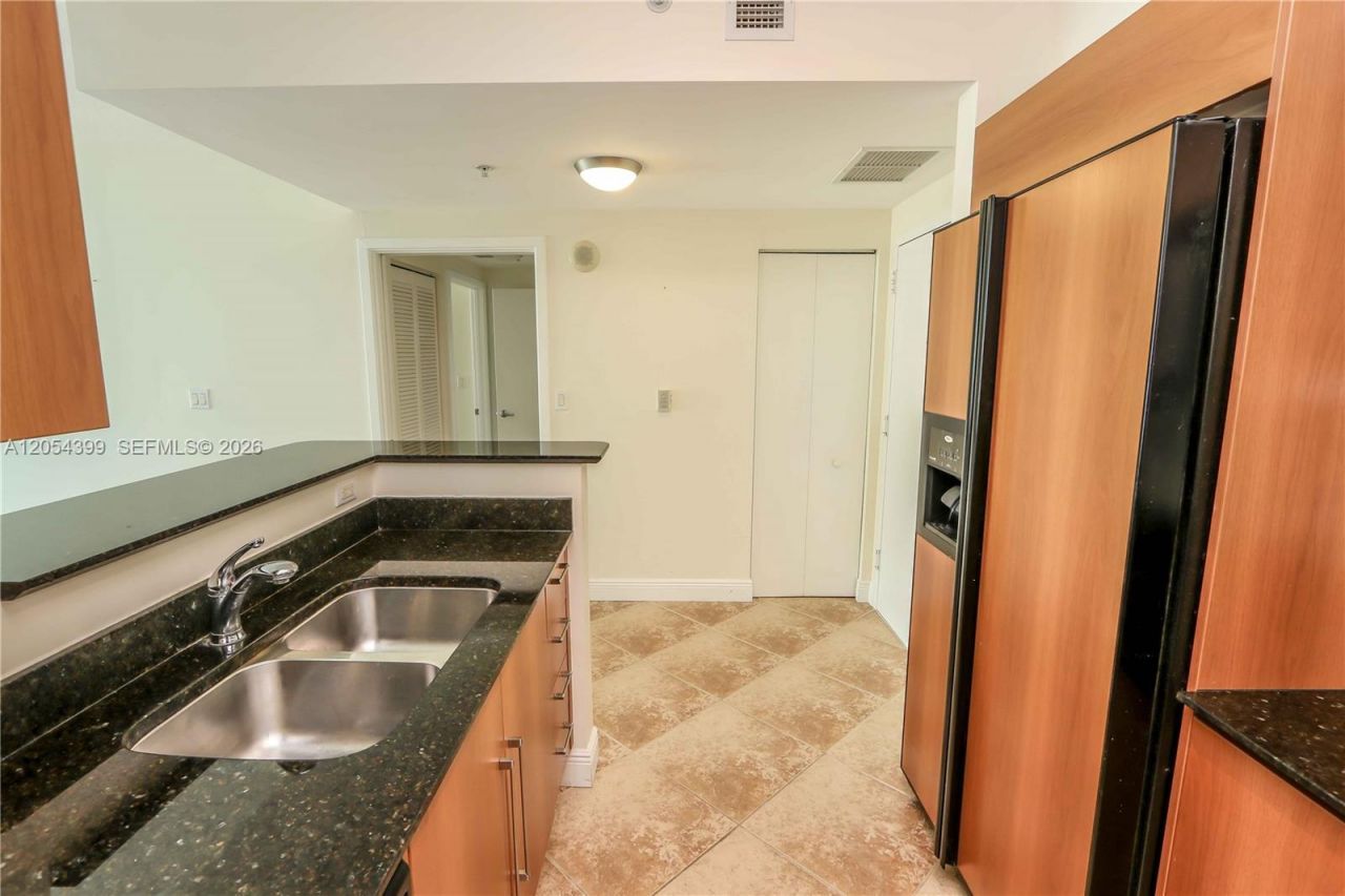 335 S Biscayne Blvd , Unit 3510, Miami, FL 33131 Photo