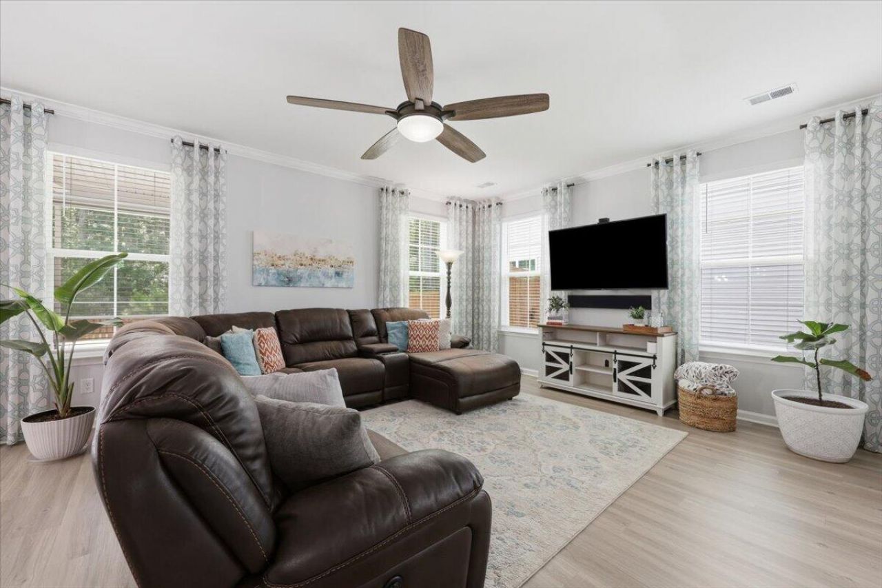 516 Dunswell Drive Photo 6