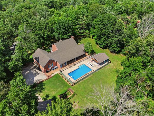 1122 Longview Dr , Hendersonville, TN 37075