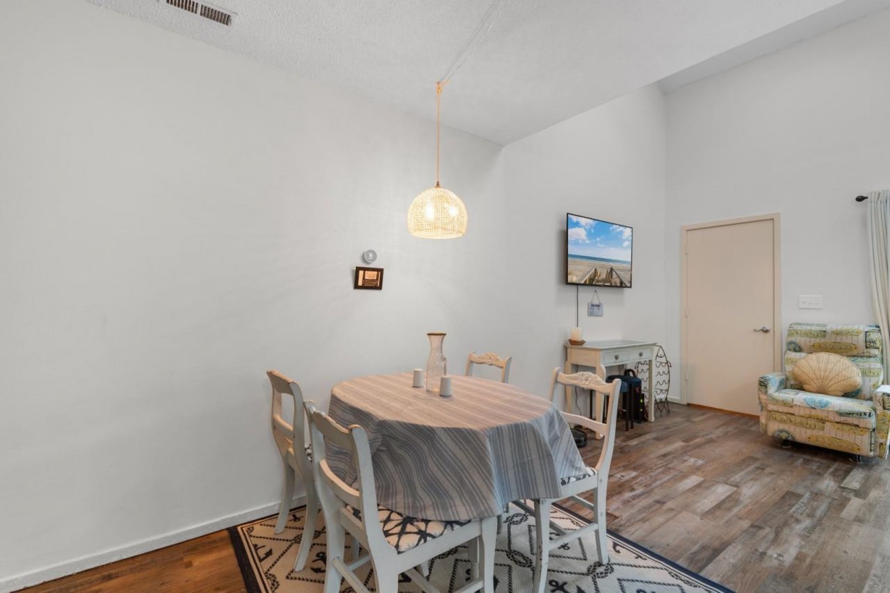4450 Little River Inn Ln.  Photo 9
