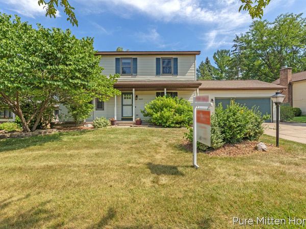 2047 Wolfboro Drive SE, Grand Rapids, MI 49508