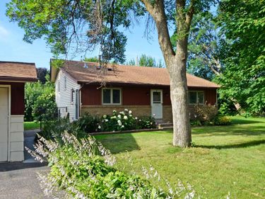 6609 74 1/2 Avenue N, Brooklyn Park, MN 55428