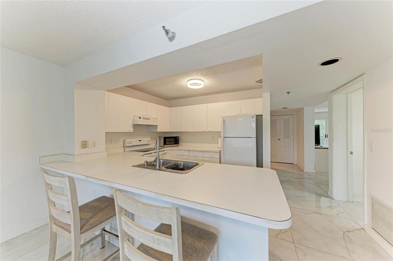 3980 Ironwood Circle , Unit 301, Bradenton, FL 34209 Photo
