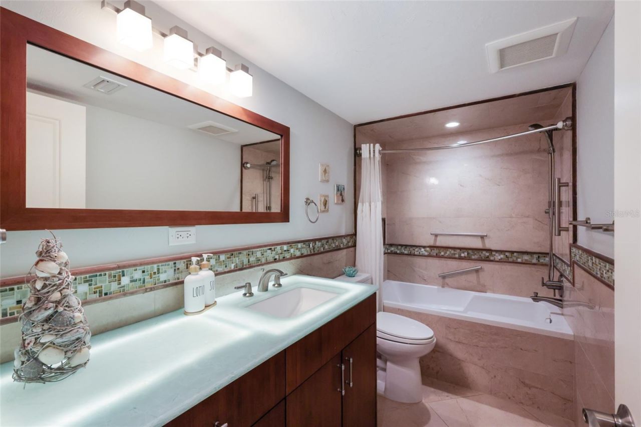 5757 Gulf Of Mexico Drive , Unit 205, Longboat Key, FL 34228 Photo