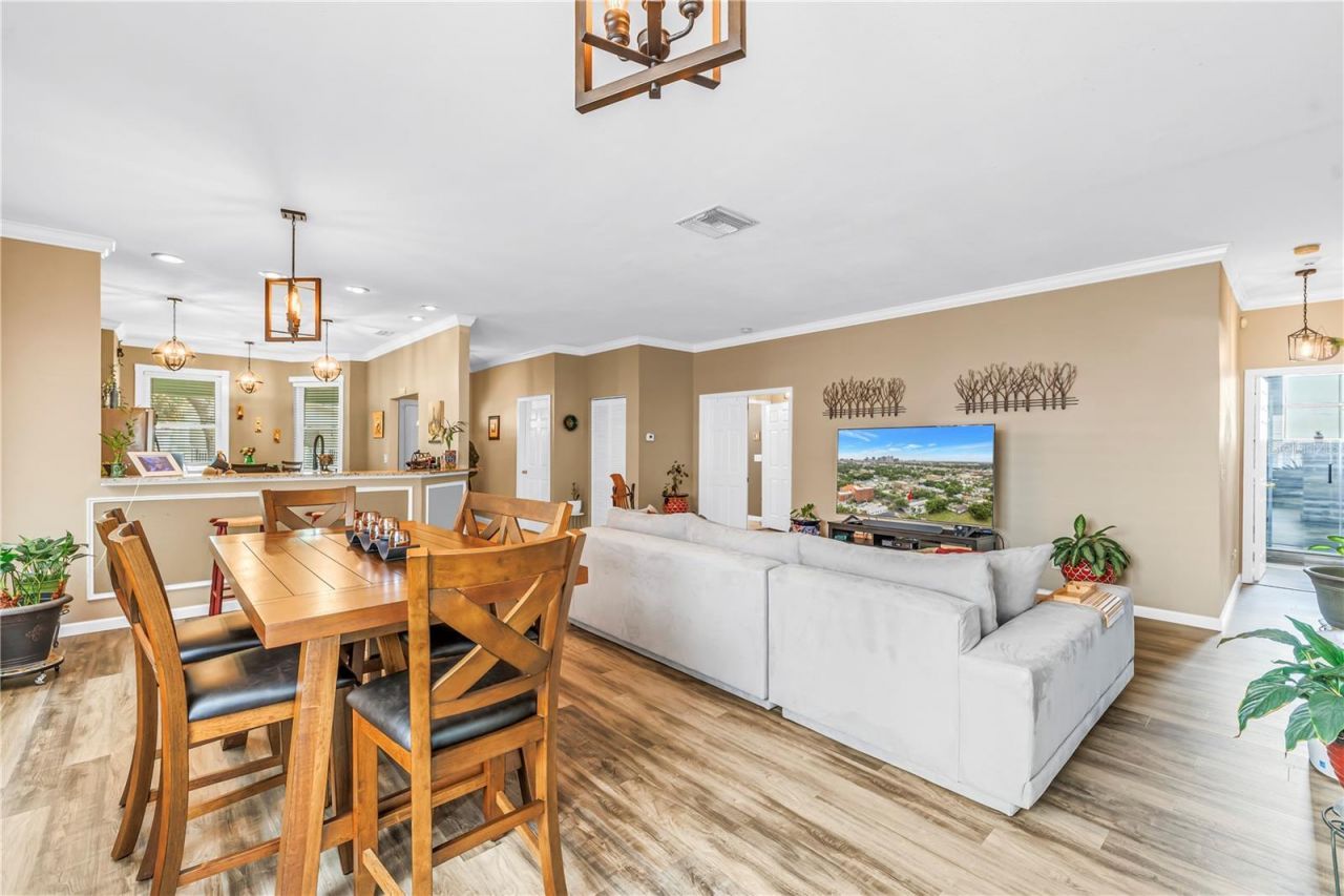 2318 W Cherry Street , Tampa, FL 33607 Photo