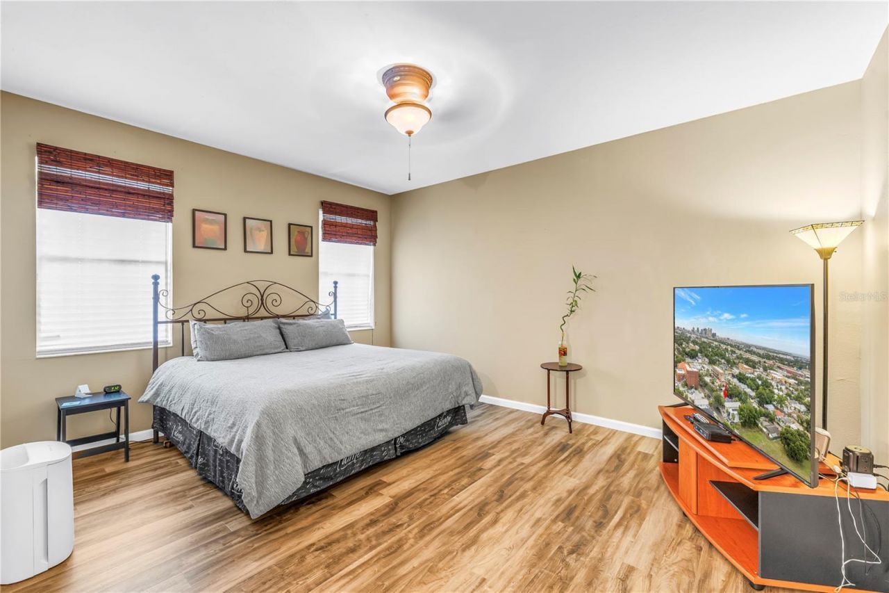 2318 W Cherry Street , Tampa, FL 33607 Photo