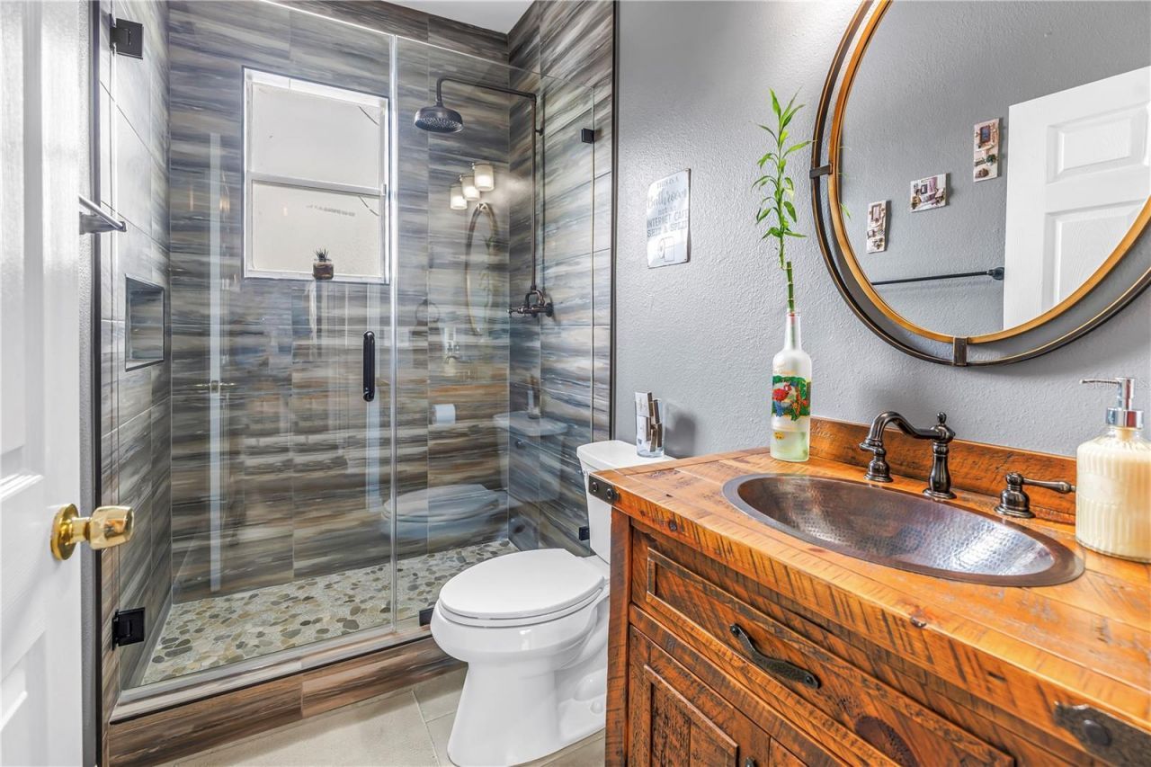 2318 W Cherry Street , Tampa, FL 33607 Photo