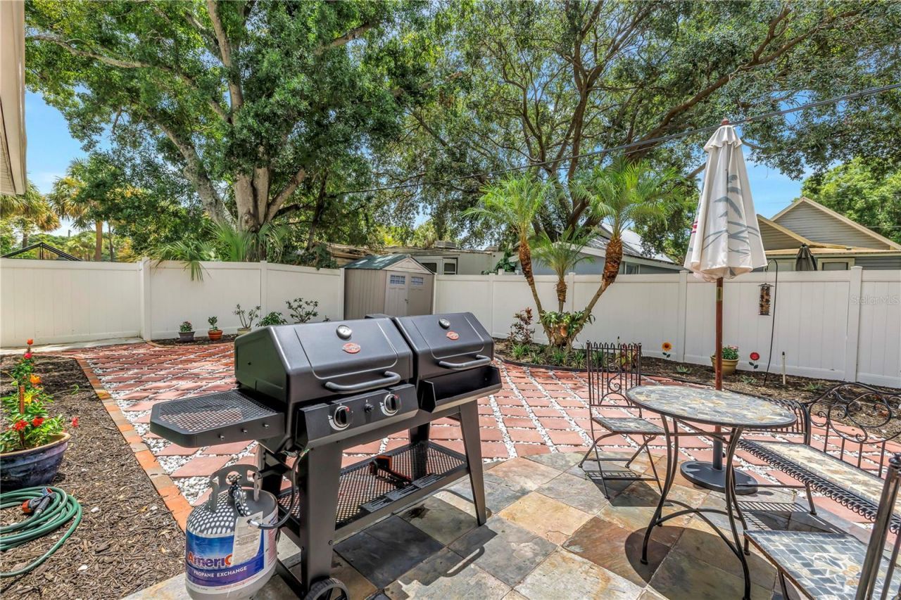 2318 W Cherry Street , Tampa, FL 33607 Photo