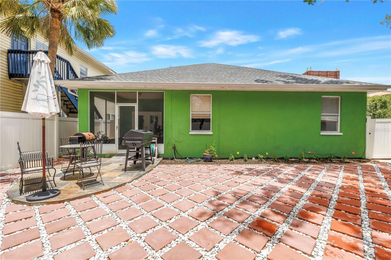 2318 W Cherry Street , Tampa, FL 33607 Photo