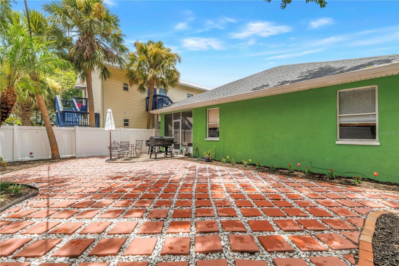 2318 W Cherry Street , Tampa, FL 33607 Photo