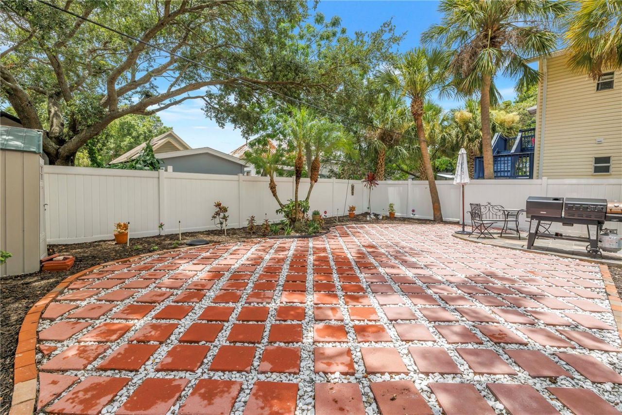 2318 W Cherry Street , Tampa, FL 33607 Photo