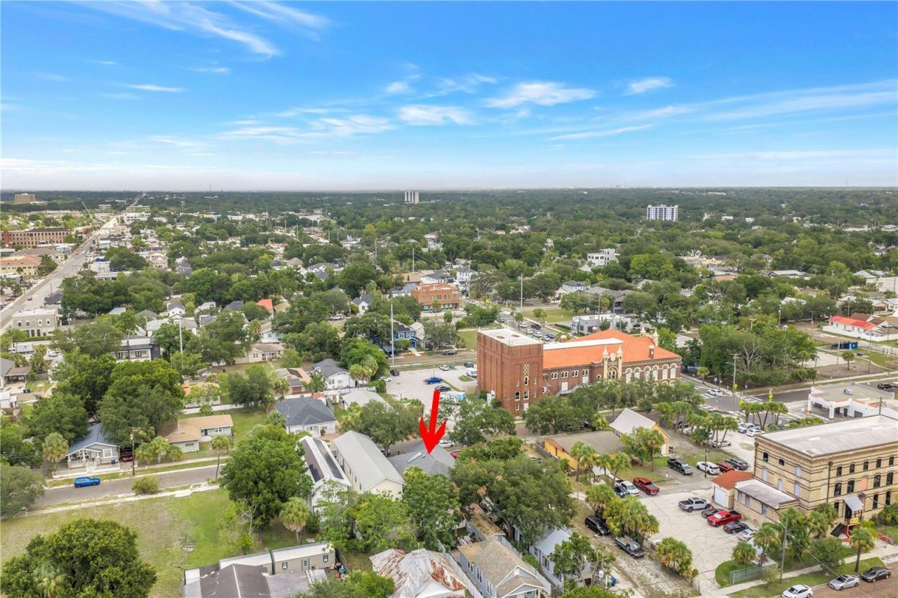 2318 W Cherry Street , Tampa, FL 33607 Photo