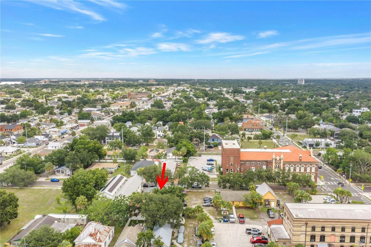 2318 W Cherry Street , Tampa, FL 33607 Photo