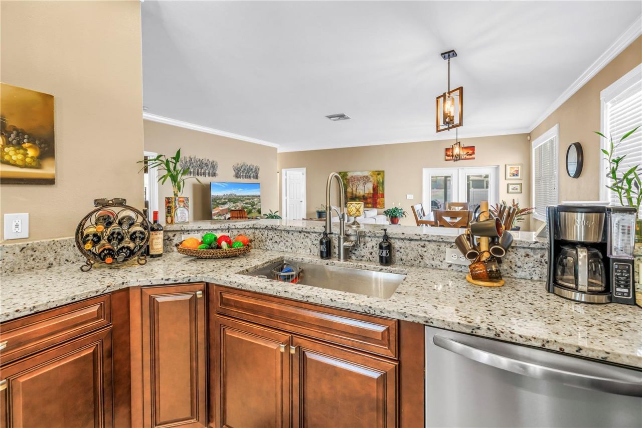 2318 W Cherry Street , Tampa, FL 33607 Photo