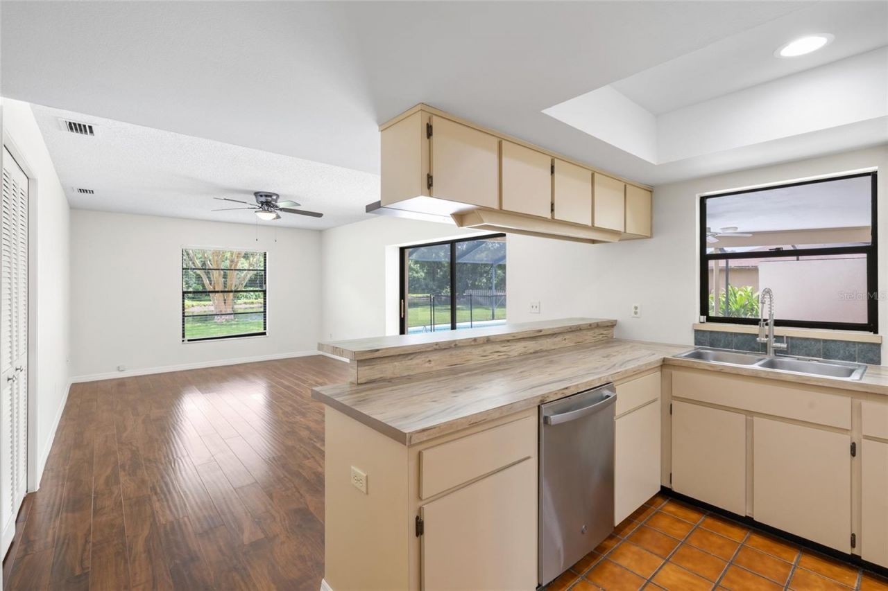 14011 Wolcott Drive , Tampa, FL 33624 Photo