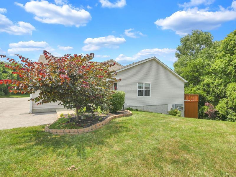 7956 Overmont Ridge Road, Blacklick, OH 43004 Photo 2
