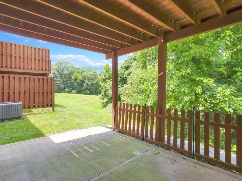 7956 Overmont Ridge Road, Blacklick, OH 43004 Photo 6