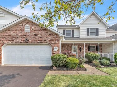 6021 Quaker Hollow Crescent, Unit 4, Orchard Park, NY 14127