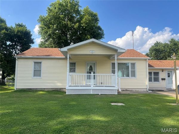 107 W 6th North Street , Mount Olive, IL 62069