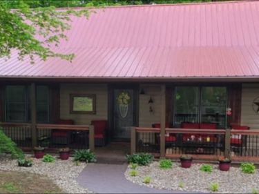 1767 Smiths Grove Road, Scottsville, KY 42164