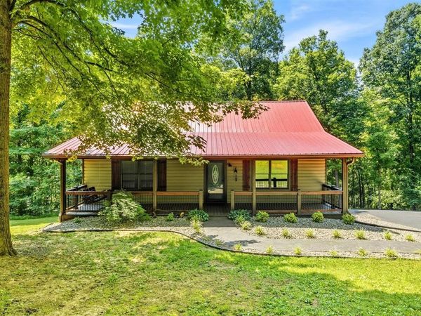 1767 Smiths Grove Road , Scottsville, KY 42164