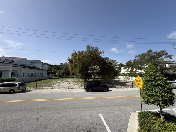 450-468 E Royal Palm Road, Boca Raton, FL 33486