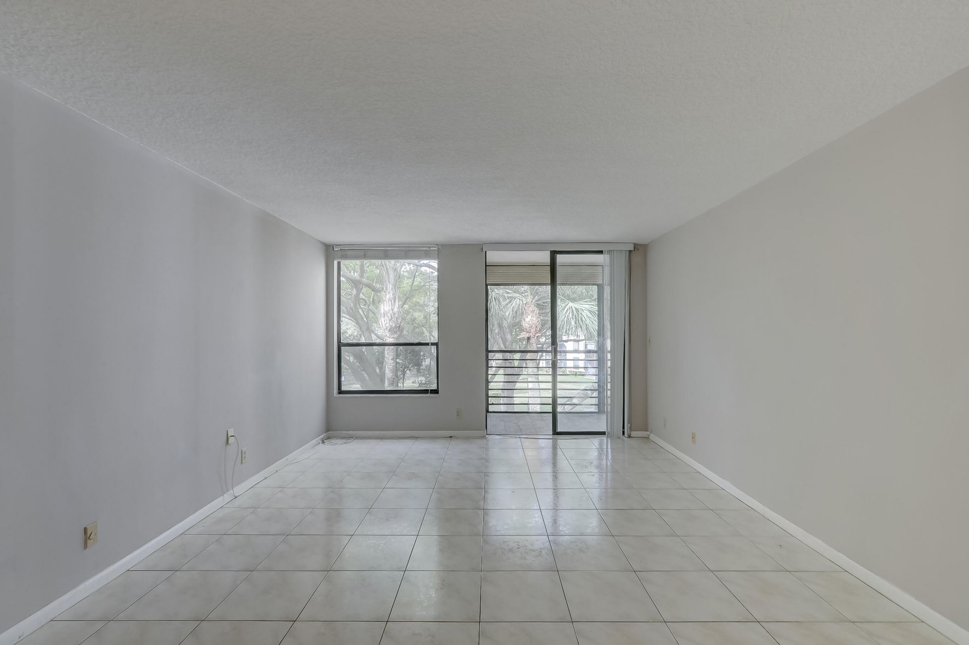6751 N University Drive, Unit 302, Tamarac, FL 33321 Photo