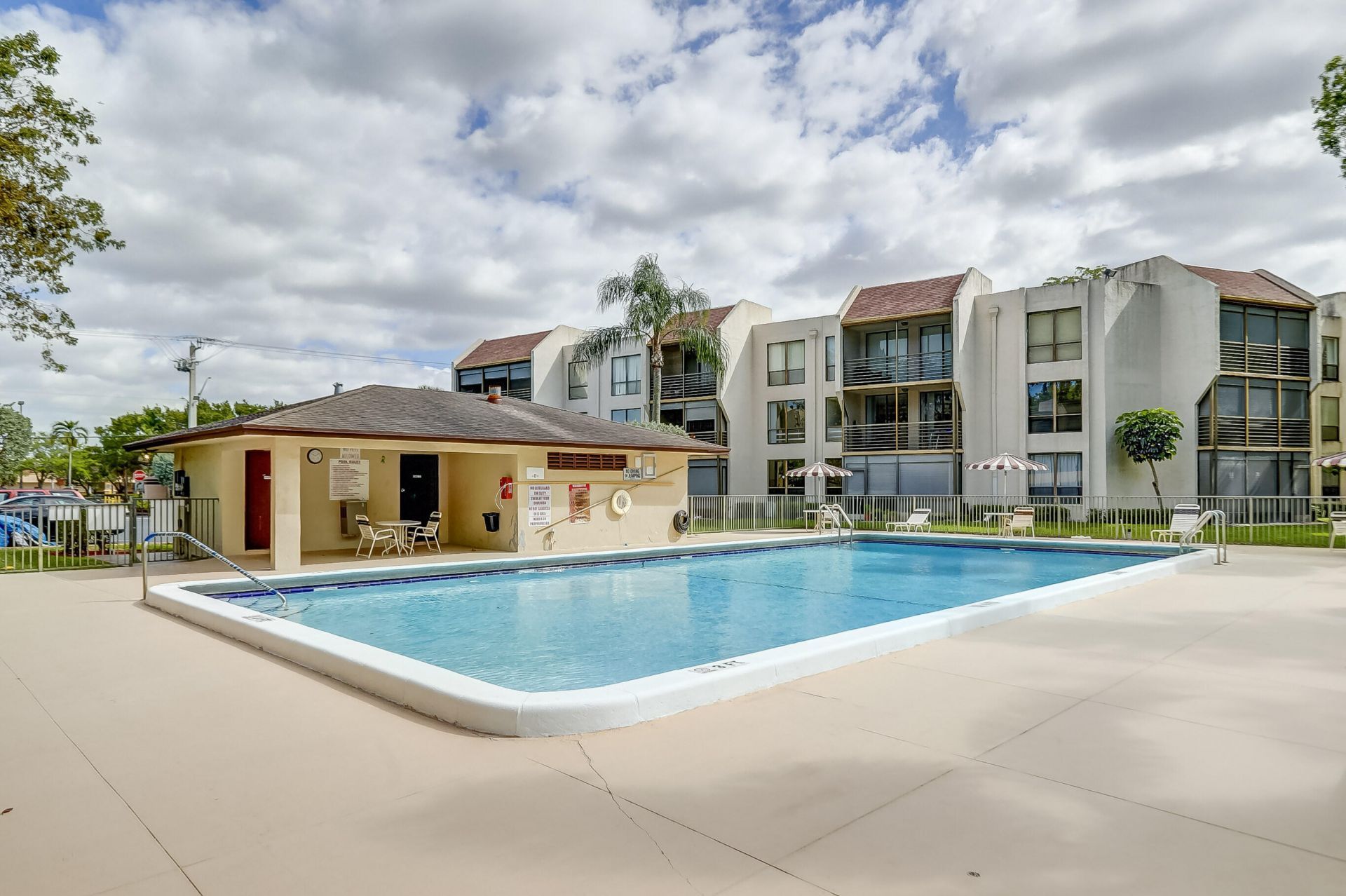 6751 N University Drive, Unit 302, Tamarac, FL 33321 Photo
