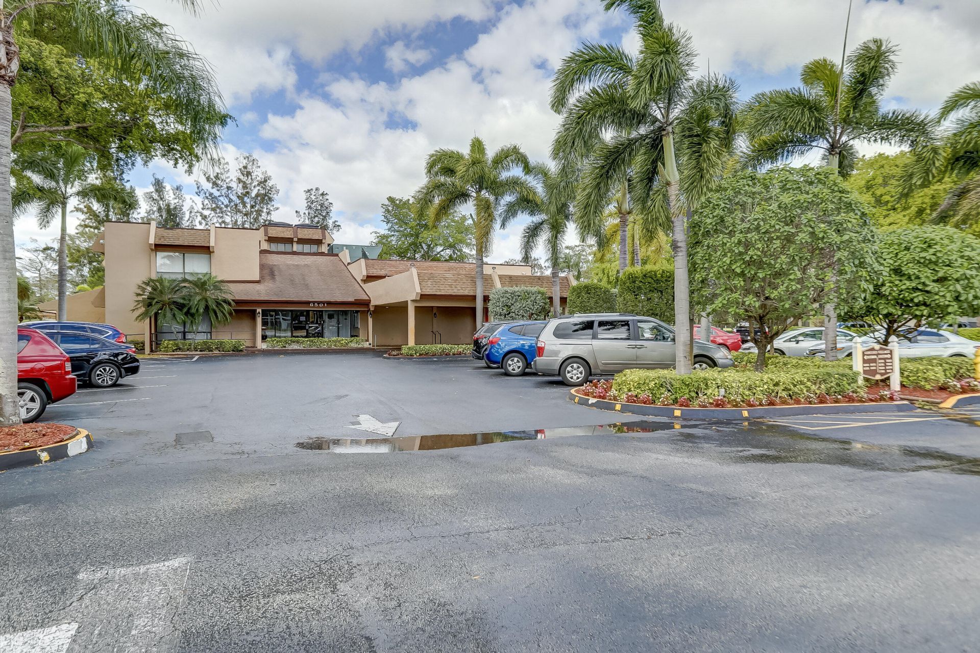6751 N University Drive, Unit 302, Tamarac, FL 33321 Photo