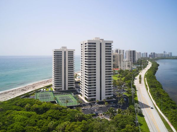 5550 N Ocean Drive, Unit 9D, Singer Island, FL 33404