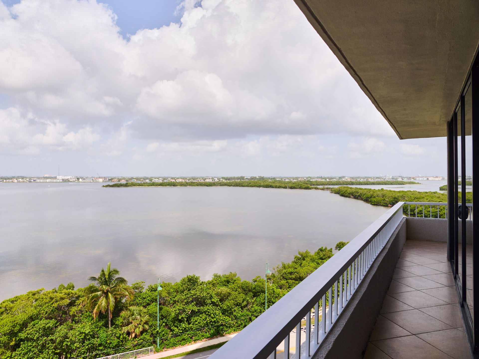 5550 N Ocean Drive, Unit 9D, Singer Island, FL 33404 Photo