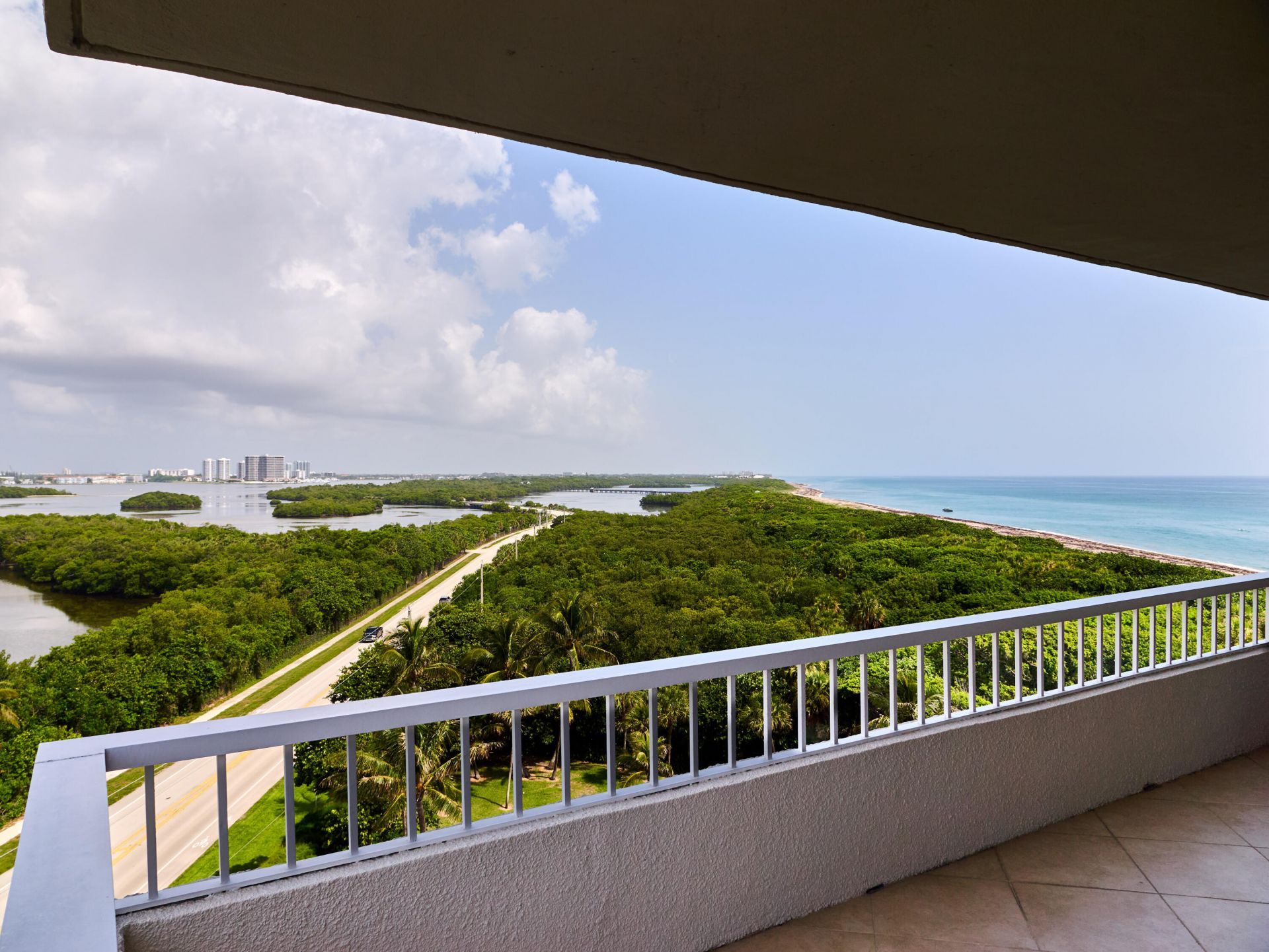 5550 N Ocean Drive, Unit 9D, Singer Island, FL 33404 Photo