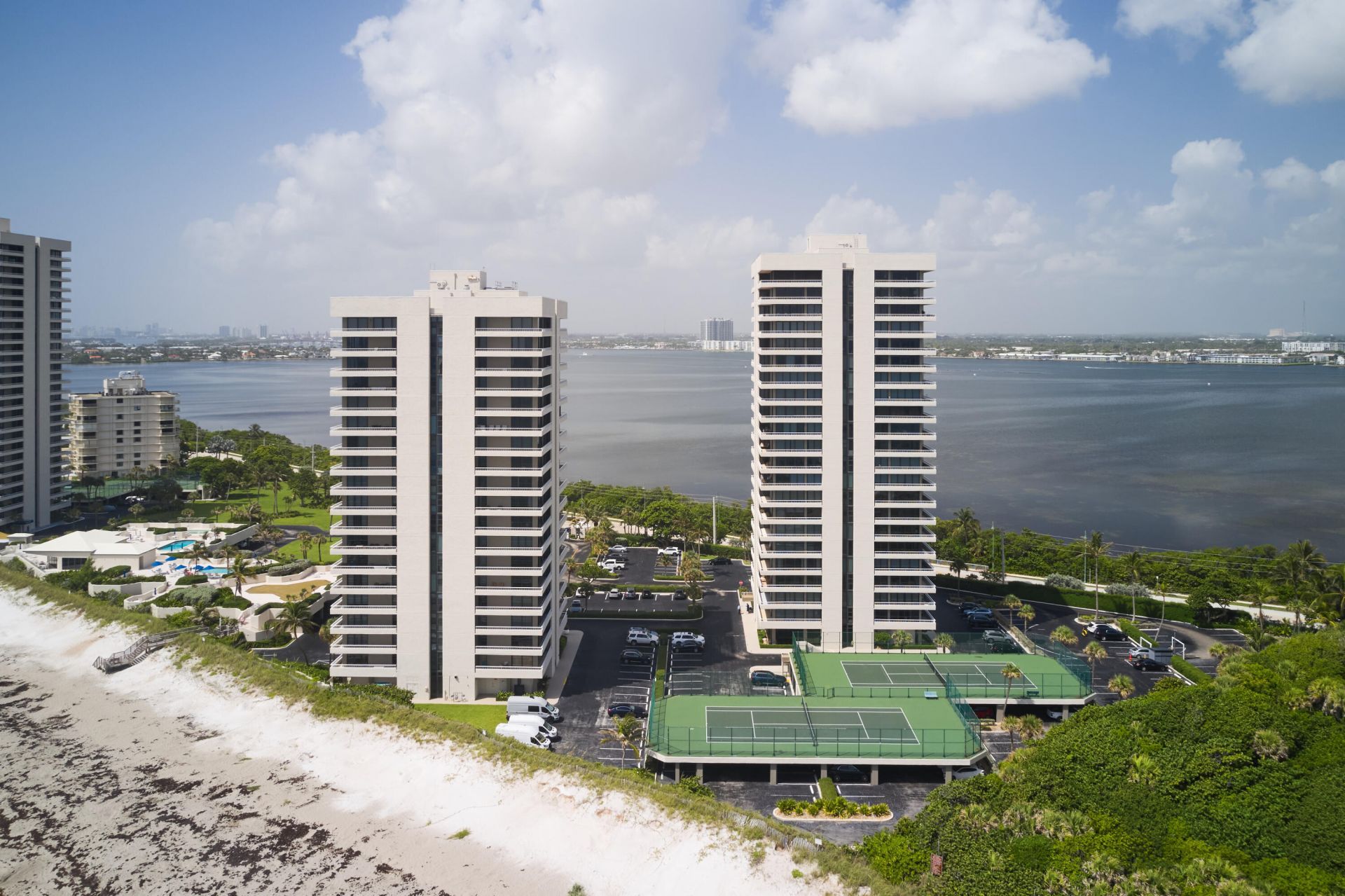 5550 N Ocean Drive, Unit 9D, Singer Island, FL 33404 Photo