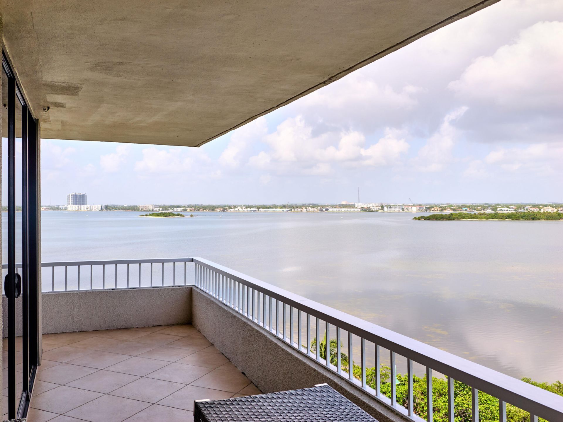 5550 N Ocean Drive, Unit 9D, Singer Island, FL 33404 Photo