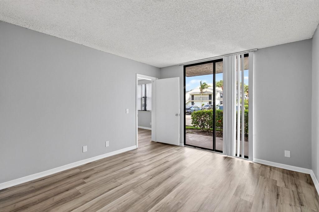 752 Executive Center Drive, Unit 110, West Palm Beach, FL 33401 Photo