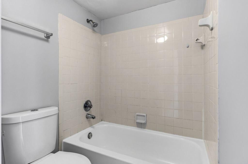 752 Executive Center Drive, Unit 110, West Palm Beach, FL 33401 Photo