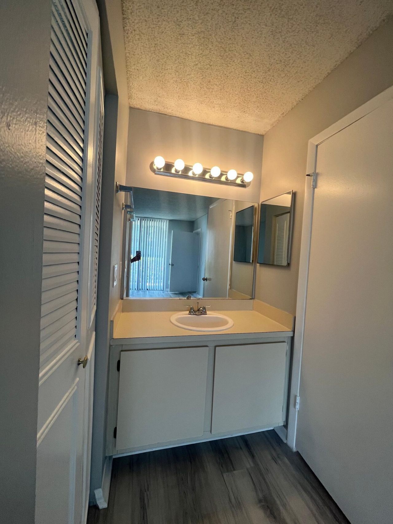 752 Executive Center Drive, Unit 110, West Palm Beach, FL 33401 Photo