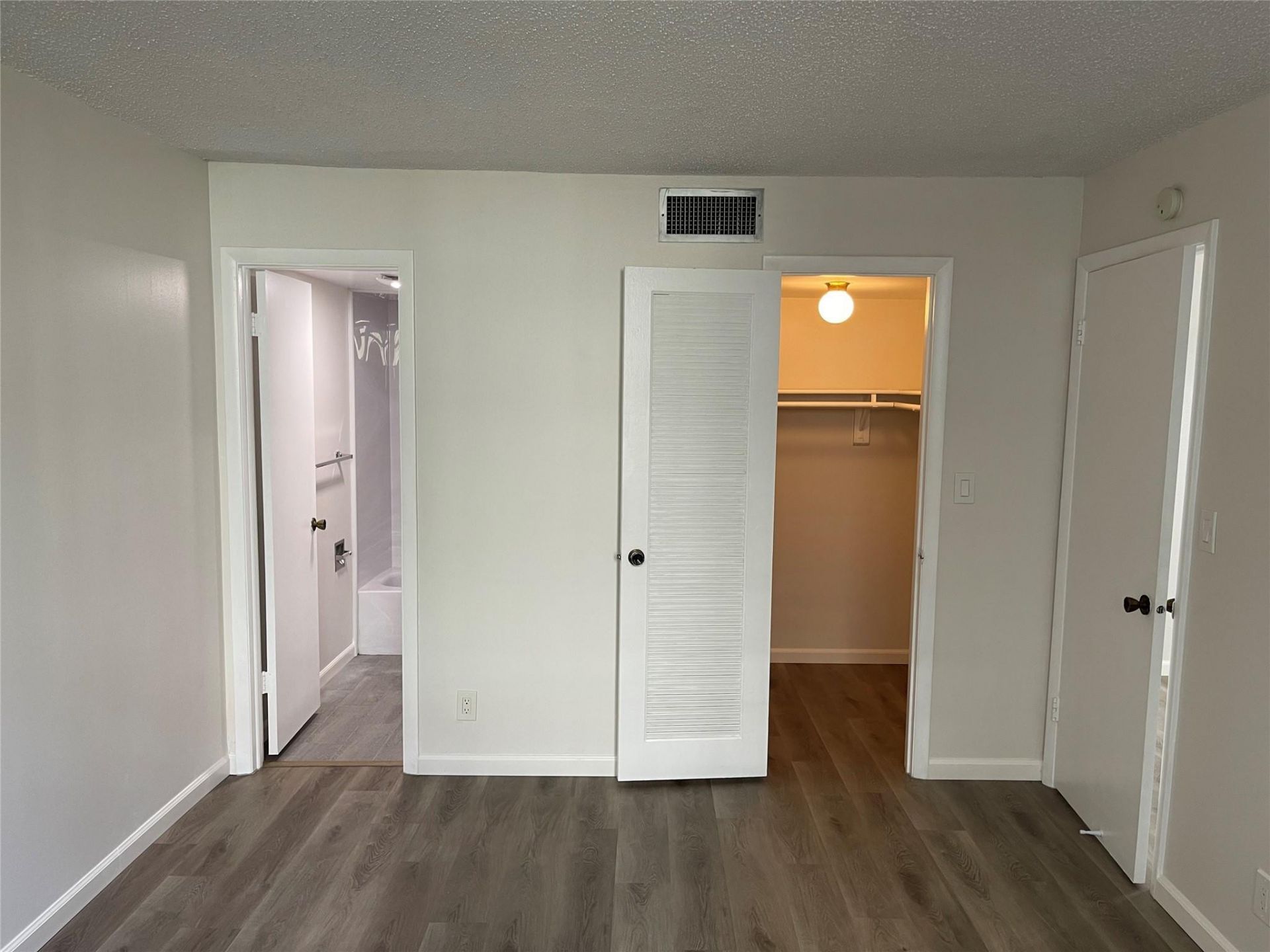3099 NW 48th Avenue, Unit 157, Lauderdale Lakes, FL 33313 Photo
