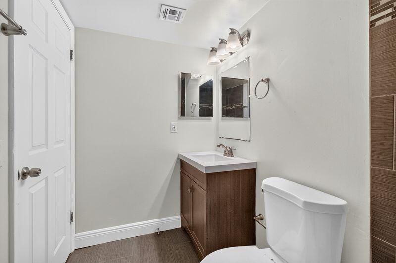706 Executive Center Drive, Unit 23, West Palm Beach, FL 33401 Photo