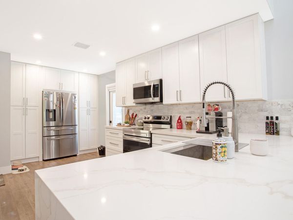 10048 SW 16th Street, Pembroke Pines, FL 33025